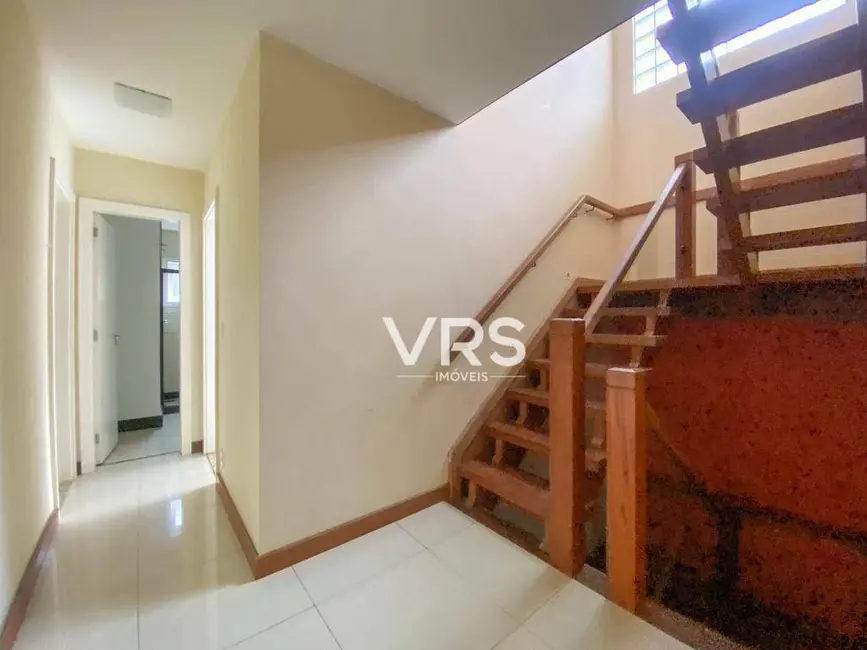 Foto 9 de Casa de Condomínio com 5 quartos à venda, 450m2 em Várzea, Teresopolis - RJ