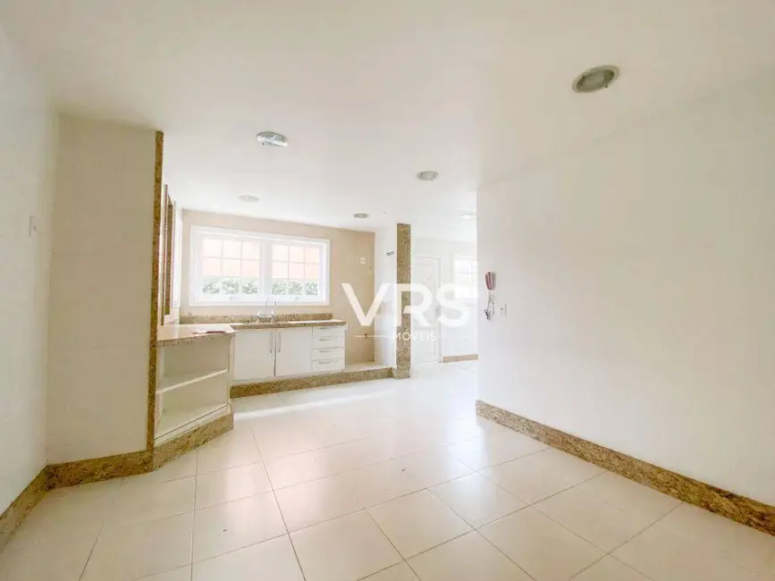 Foto 8 de Casa de Condomínio com 5 quartos à venda, 450m2 em Várzea, Teresopolis - RJ