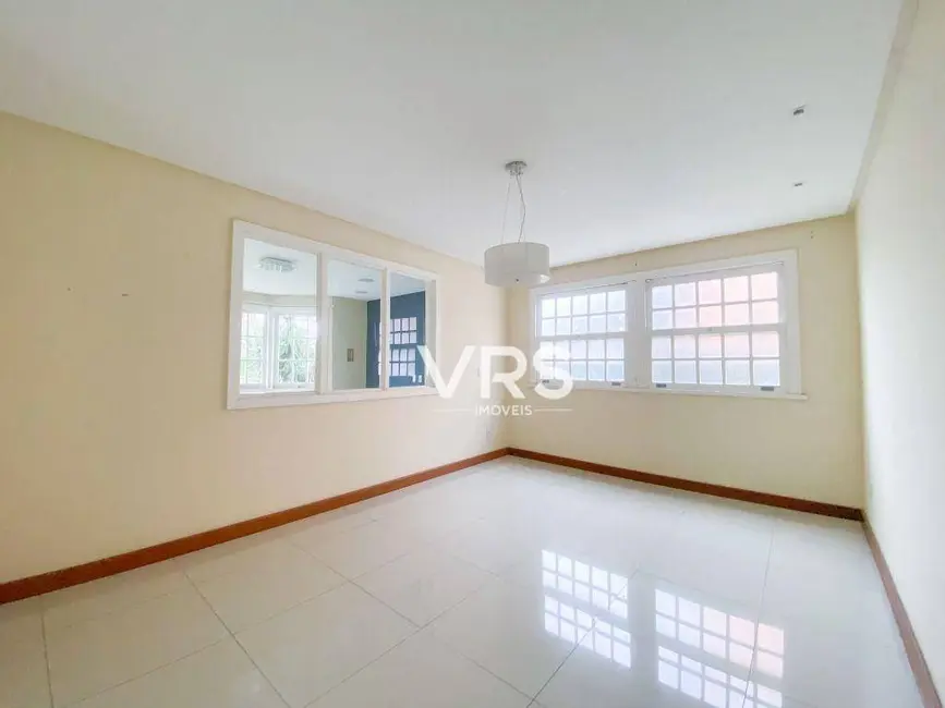 Foto 5 de Casa de Condomínio com 5 quartos à venda, 450m2 em Várzea, Teresopolis - RJ