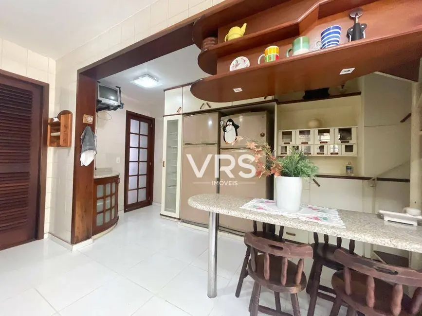 Foto 8 de Casa com 8 quartos à venda, 2343m2 em Pimenteiras, Teresopolis - RJ