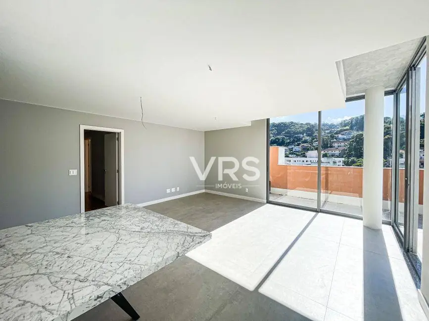 Cobertura com 3 quartos à venda, 208m2 em Agriões, Teresopolis - RJ - imagem 2 Foto 2 de Cobertura com 3 quartos à venda, 208m2 em Agriões, Teresopolis - RJ