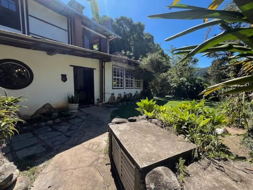 Foto 2 de Casa com 10 quartos à venda, 1700m2 em Albuquerque, Teresopolis - RJ