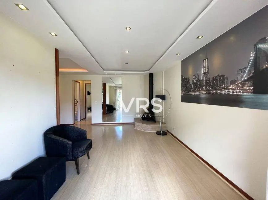 Apartamento com 2 quartos à venda, 80m2 em Várzea, Teresopolis - RJ - imagem 5 Foto 5 de Apartamento com 2 quartos à venda, 80m2 em Várzea, Teresopolis - RJ