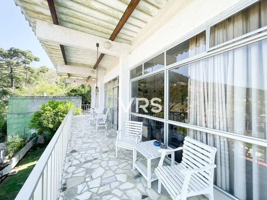Casa com 4 quartos à venda, 1500m2 em Golfe, Teresopolis - RJ - imagem 8 Foto 8 de Casa com 4 quartos à venda, 1500m2 em Golfe, Teresopolis - RJ