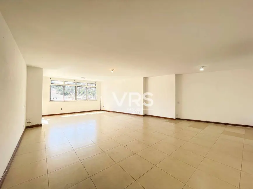 Cobertura com 3 quartos à venda, 119m2 em Várzea, Teresopolis - RJ - imagem 3 Foto 3 de Cobertura com 3 quartos à venda, 119m2 em Várzea, Teresopolis - RJ