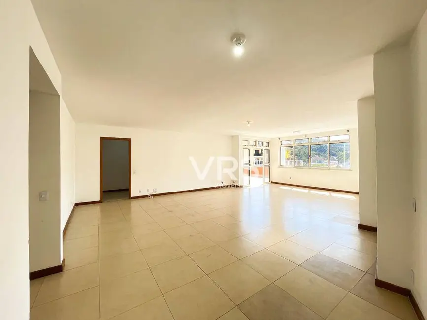 Cobertura com 3 quartos à venda, 119m2 em Várzea, Teresopolis - RJ - imagem 4 Foto 4 de Cobertura com 3 quartos à venda, 119m2 em Várzea, Teresopolis - RJ