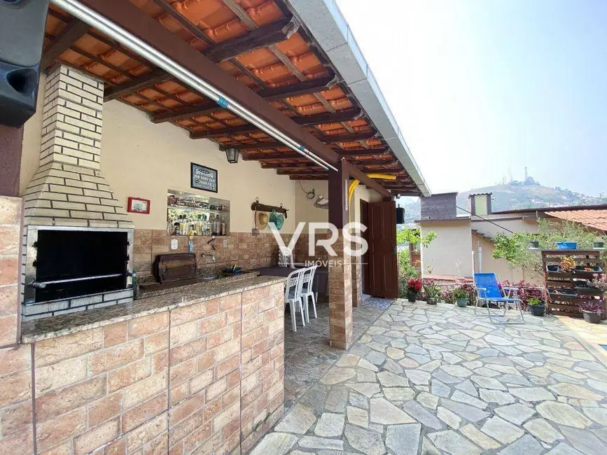 Casa com 2 quartos à venda, 504m2 em Vale do Paraíso, Teresopolis - RJ - imagem 6 Foto 6 de Casa com 2 quartos à venda, 504m2 em Vale do Paraíso, Teresopolis - RJ