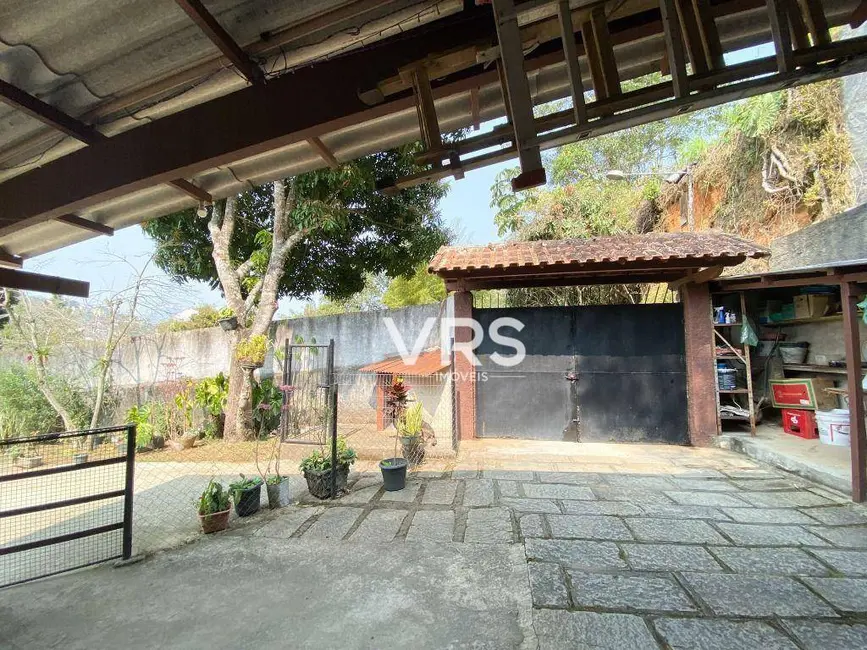 Casa com 2 quartos à venda, 504m2 em Vale do Paraíso, Teresopolis - RJ - imagem 3 Foto 3 de Casa com 2 quartos à venda, 504m2 em Vale do Paraíso, Teresopolis - RJ