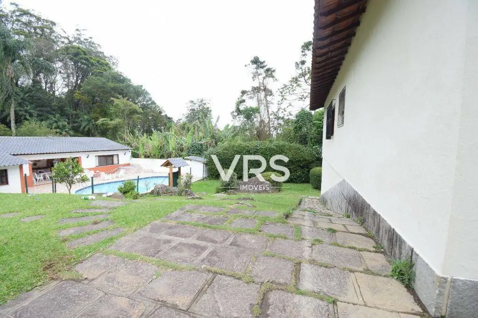 Casa com 4 quartos à venda, 1800m2 em Granja Guarani, Teresopolis - RJ - imagem 2 Foto 2 de Casa com 4 quartos à venda, 1800m2 em Granja Guarani, Teresopolis - RJ