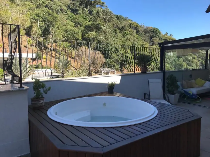 Cobertura com 3 quartos à venda, 227m2 em Várzea, Teresopolis - RJ - imagem 7 Foto 7 de Cobertura com 3 quartos à venda, 227m2 em Várzea, Teresopolis - RJ