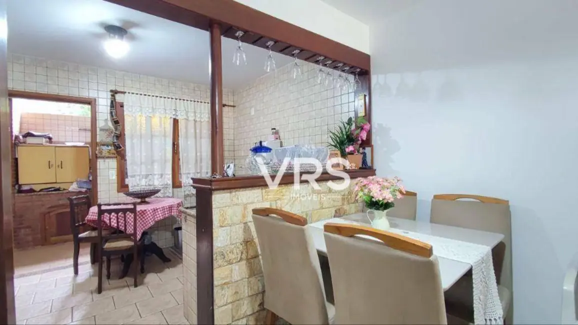 Foto 6 de Casa com 3 quartos à venda, 105m2 em Albuquerque, Teresopolis - RJ
