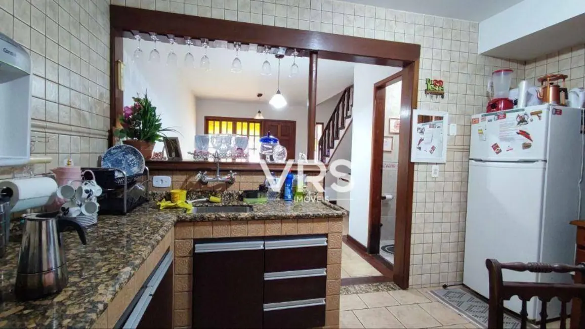 Foto 9 de Casa com 3 quartos à venda, 105m2 em Albuquerque, Teresopolis - RJ
