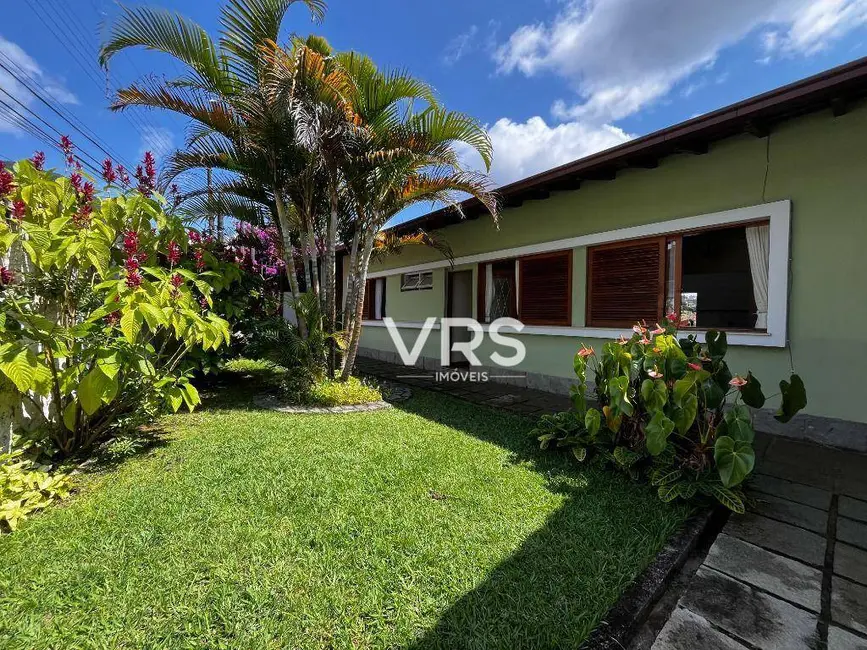 Foto 2 de Casa com 2 quartos à venda, 500m2 em Jardim Cascata, Teresopolis - RJ