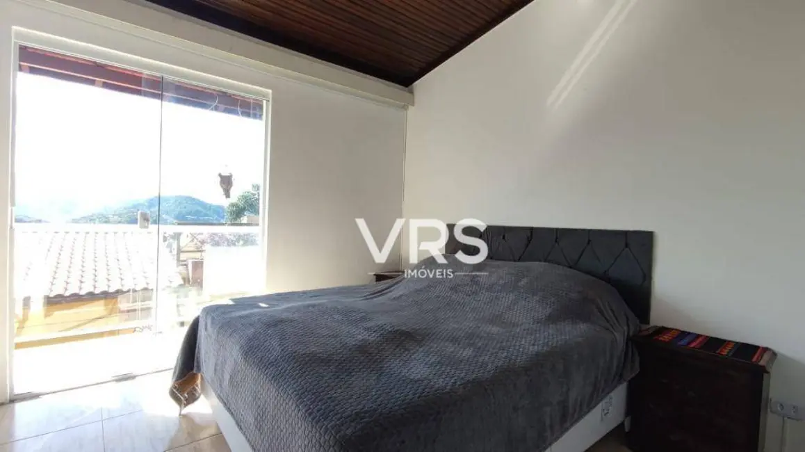Foto 4 de Casa de Condomínio com 3 quartos à venda, 102m2 em Iucas, Teresopolis - RJ