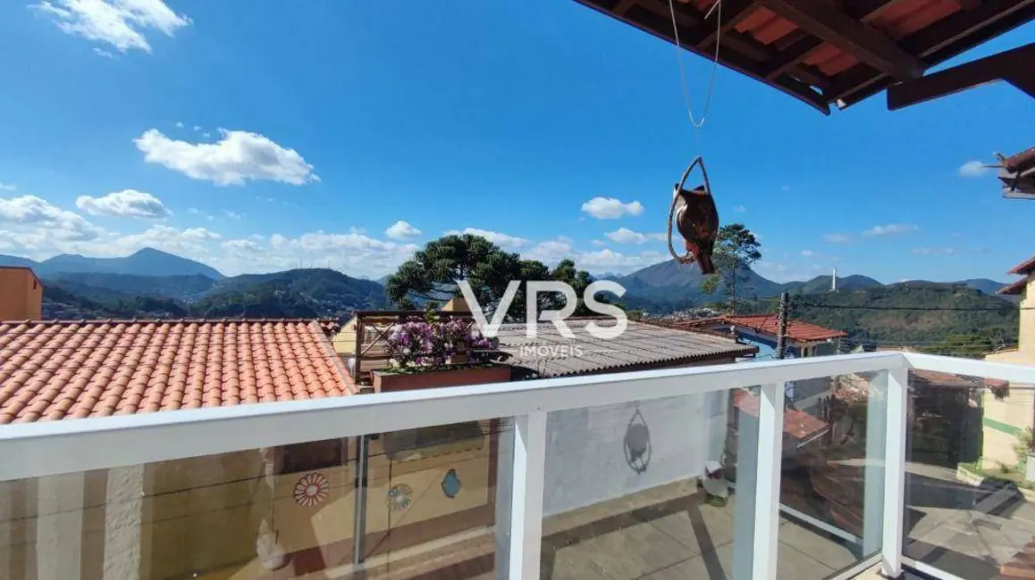 Foto 3 de Casa de Condomínio com 3 quartos à venda, 102m2 em Iucas, Teresopolis - RJ