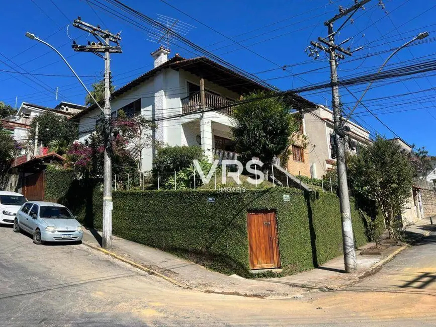 Foto 2 de Casa com 3 quartos à venda, 446m2 em Várzea, Teresopolis - RJ