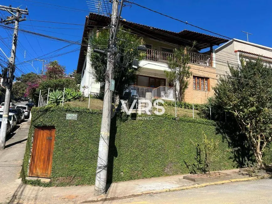 Foto 1 de Casa com 3 quartos à venda, 446m2 em Várzea, Teresopolis - RJ