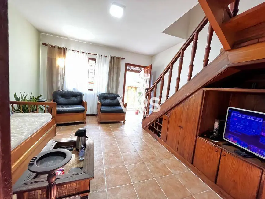 Foto 2 de Casa de Condomínio com 3 quartos à venda, 32m2 em Araras, Teresopolis - RJ