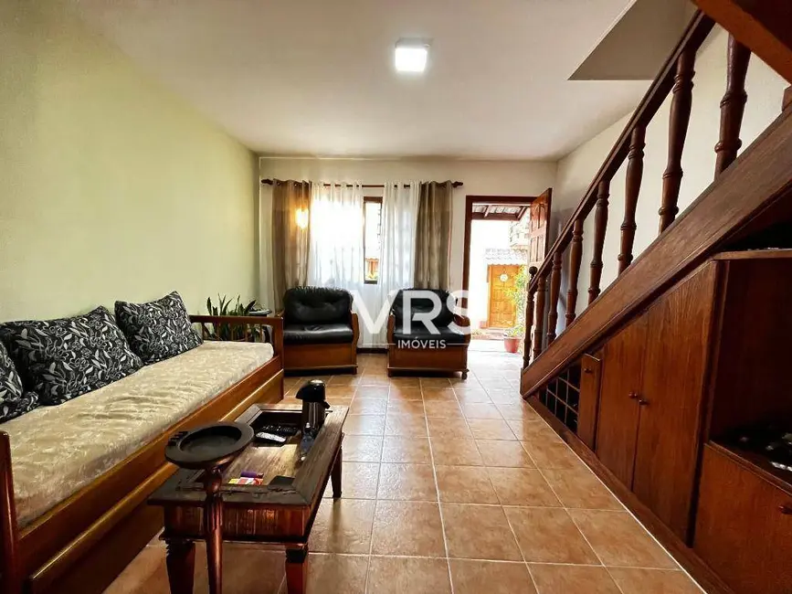 Foto 4 de Casa de Condomínio com 3 quartos à venda, 32m2 em Araras, Teresopolis - RJ