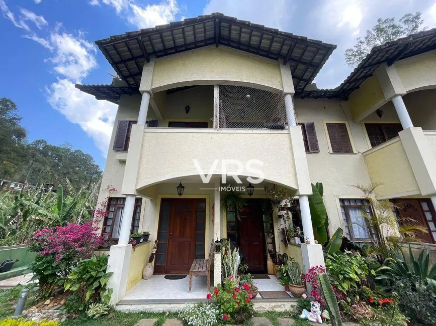 Foto 2 de Casa de Condomínio com 3 quartos à venda, 930m2 em Quebra Frascos, Teresopolis - RJ