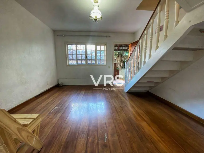 Casa de Condomínio com 3 quartos à venda, 32m2 em Araras, Teresopolis - RJ - imagem 4 Foto 4 de Casa de Condomínio com 3 quartos à venda, 32m2 em Araras, Teresopolis - RJ