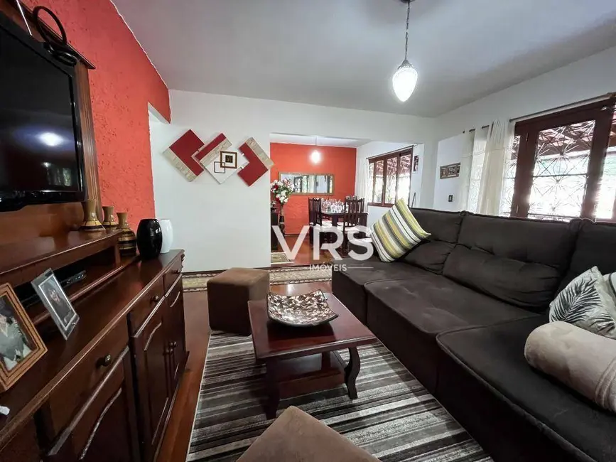 Casa com 3 quartos à venda, 336m2 em Tijuca, Teresopolis - RJ - imagem 6 Foto 6 de Casa com 3 quartos à venda, 336m2 em Tijuca, Teresopolis - RJ