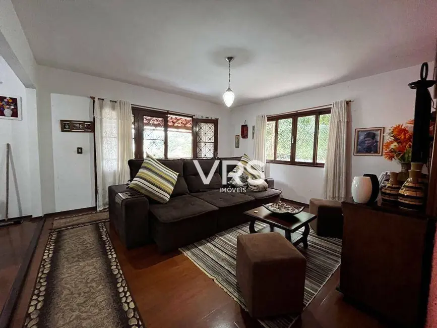 Casa com 3 quartos à venda, 336m2 em Tijuca, Teresopolis - RJ - imagem 4 Foto 4 de Casa com 3 quartos à venda, 336m2 em Tijuca, Teresopolis - RJ