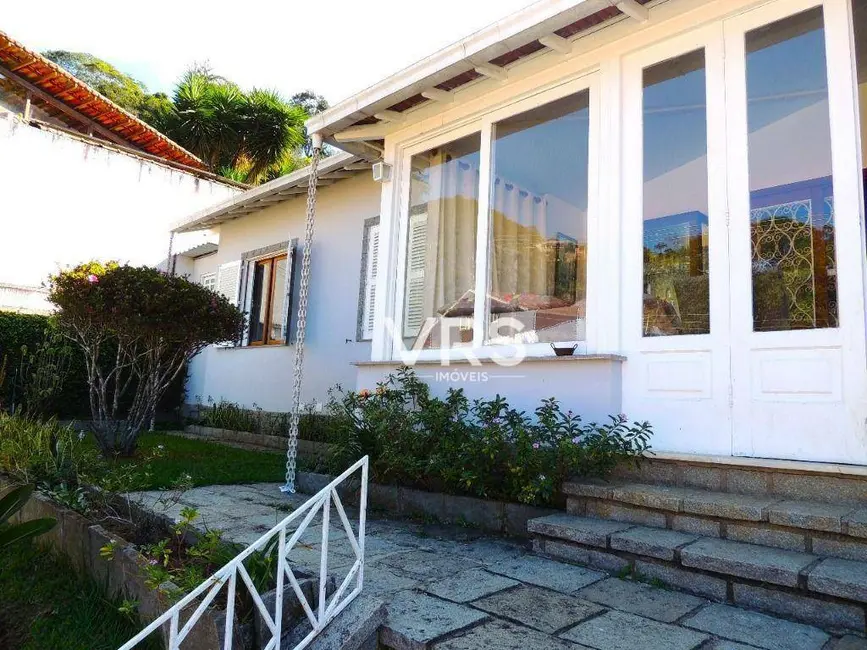 Foto 1 de Casa com 4 quartos à venda, 721m2 em Golfe, Teresopolis - RJ