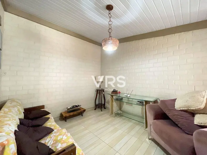 Foto 2 de Casa de Condomínio com 2 quartos à venda, 75m2 em Golfe, Teresopolis - RJ