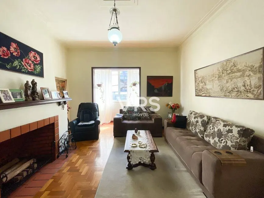 Foto 2 de Sobrado com 4 quartos à venda, 158m2 em Várzea, Teresopolis - RJ