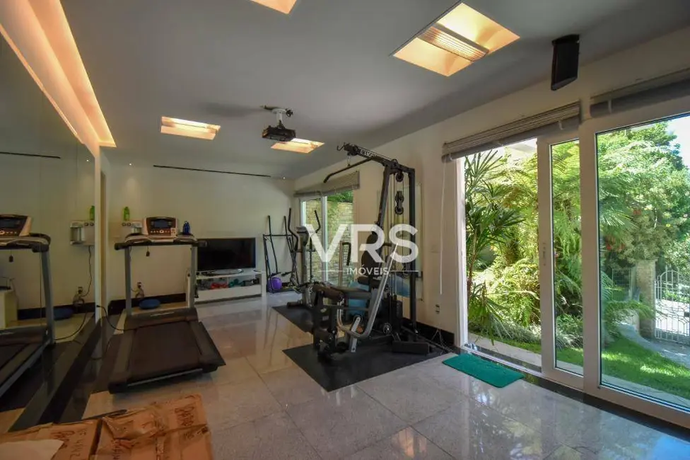 Foto 9 de Casa de Condomínio com 5 quartos à venda e para alugar, 1000m2 em Carlos Guinle, Teresopolis - RJ