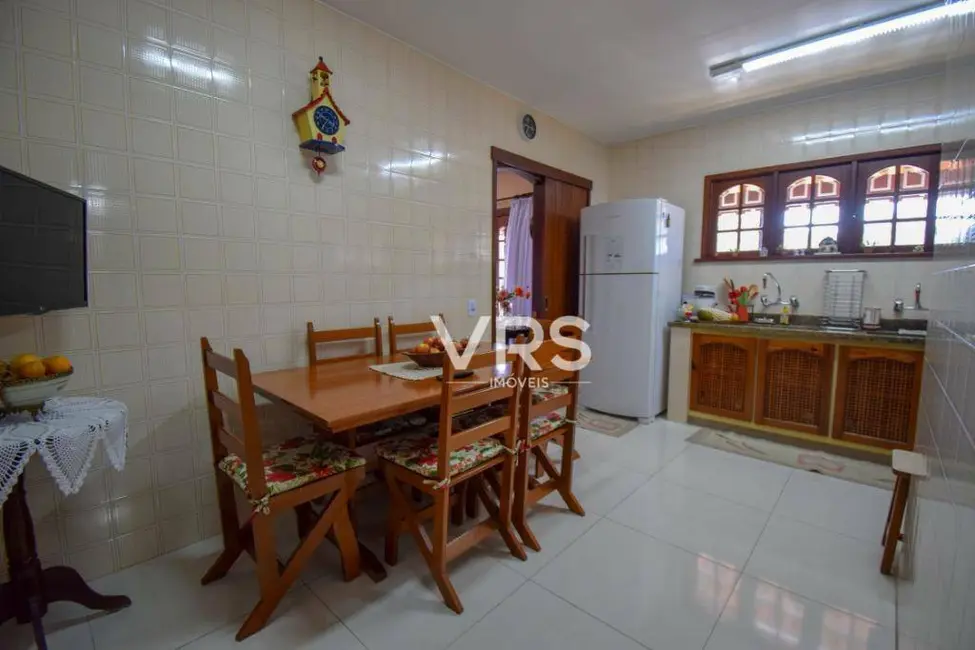 Foto 9 de Casa com 6 quartos à venda, 1000m2 em Várzea, Teresopolis - RJ