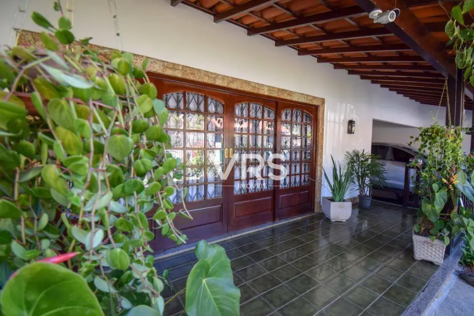 Foto 5 de Casa com 6 quartos à venda, 1000m2 em Várzea, Teresopolis - RJ