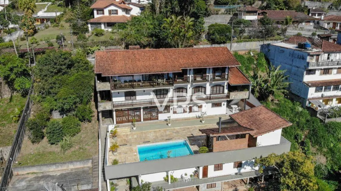 Foto 3 de Casa com 6 quartos à venda, 1000m2 em Várzea, Teresopolis - RJ
