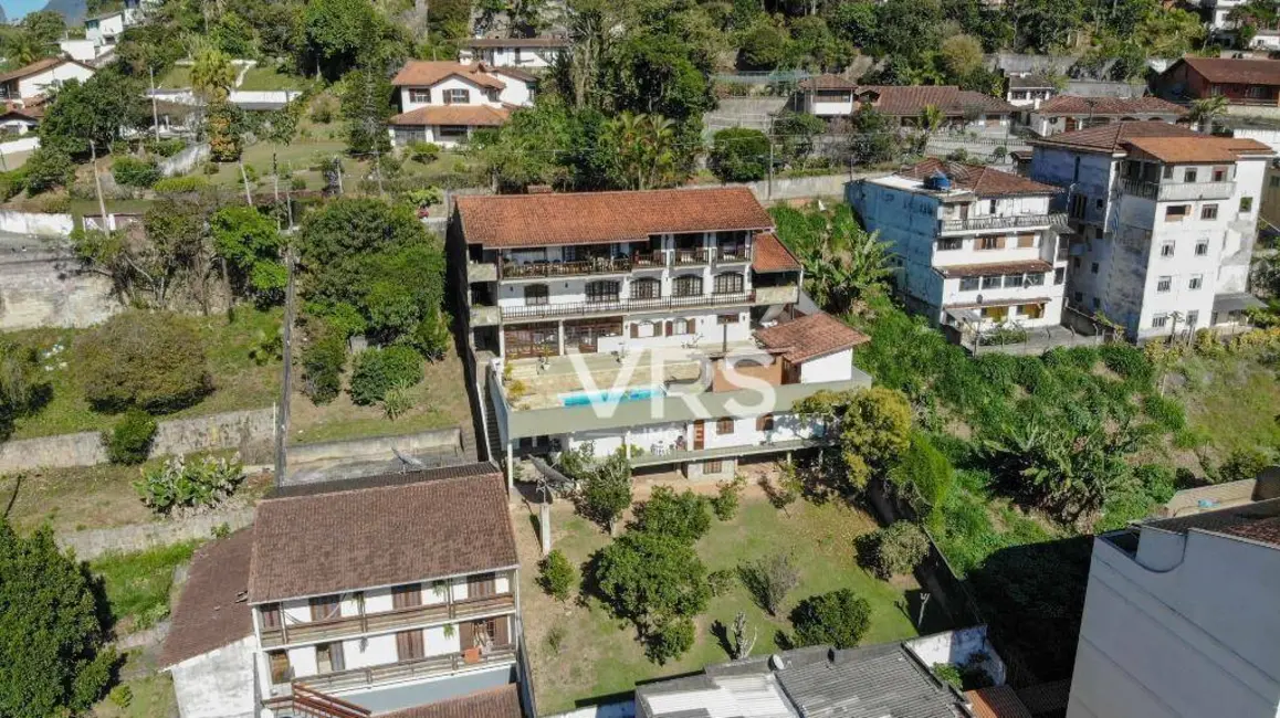 Foto 4 de Casa com 6 quartos à venda, 1000m2 em Várzea, Teresopolis - RJ