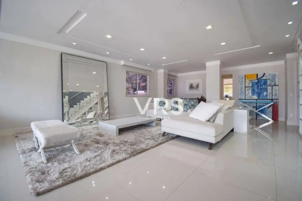 Foto 5 de Cobertura com 3 quartos à venda, 505m2 em Agriões, Teresopolis - RJ