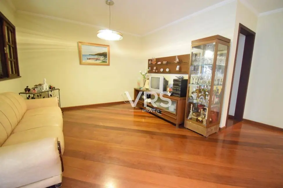 Foto 1 de Casa de Condomínio com 3 quartos à venda e para alugar, 600m2 em Barra do Imbuí, Teresopolis - RJ