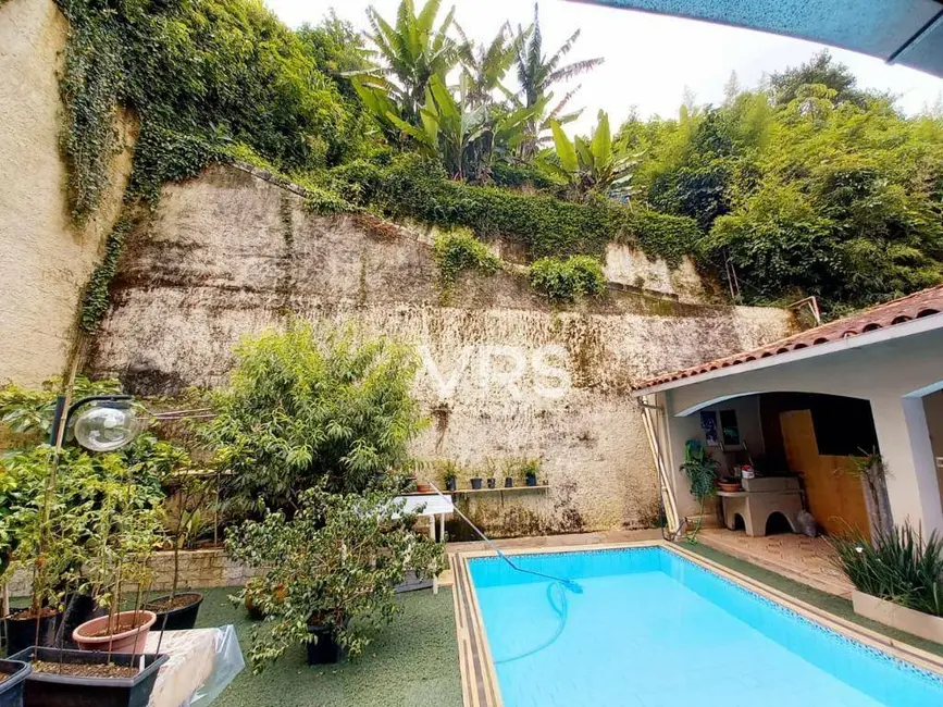 Casa com 3 quartos à venda, 600m2 em Várzea, Teresopolis - RJ - imagem 4 Foto 4 de Casa com 3 quartos à venda, 600m2 em Várzea, Teresopolis - RJ