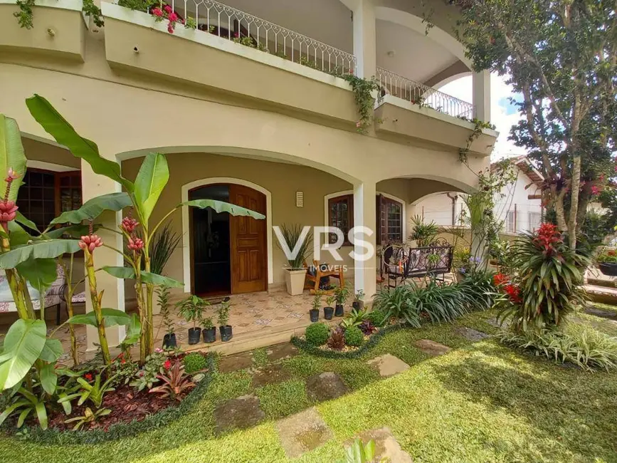 Foto 1 de Casa com 3 quartos à venda, 600m2 em Várzea, Teresopolis - RJ