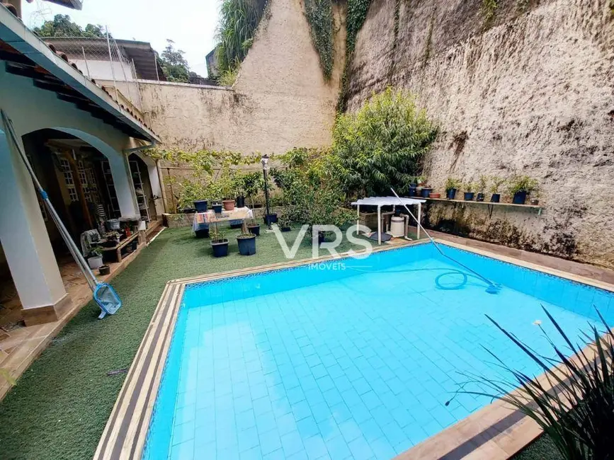 Casa com 3 quartos à venda, 600m2 em Várzea, Teresopolis - RJ - imagem 5 Foto 5 de Casa com 3 quartos à venda, 600m2 em Várzea, Teresopolis - RJ