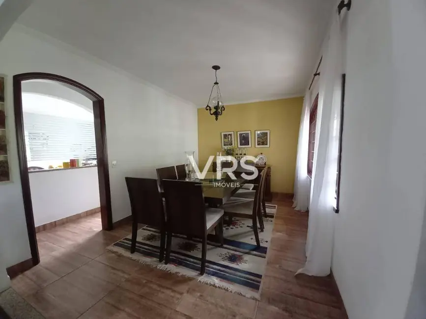 Casa com 3 quartos à venda, 600m2 em Várzea, Teresopolis - RJ - imagem 3 Foto 3 de Casa com 3 quartos à venda, 600m2 em Várzea, Teresopolis - RJ