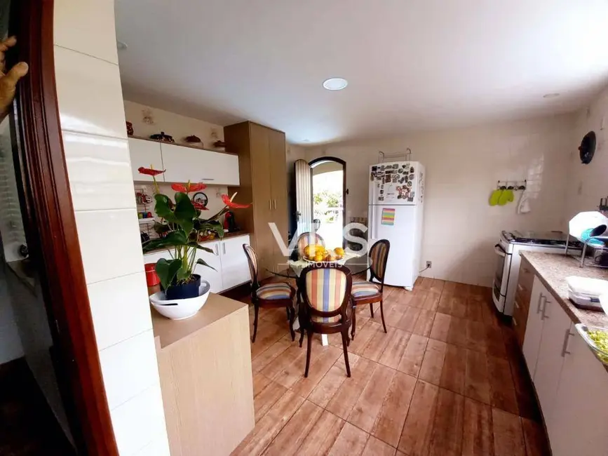 Casa com 3 quartos à venda, 600m2 em Várzea, Teresopolis - RJ - imagem 9 Foto 9 de Casa com 3 quartos à venda, 600m2 em Várzea, Teresopolis - RJ