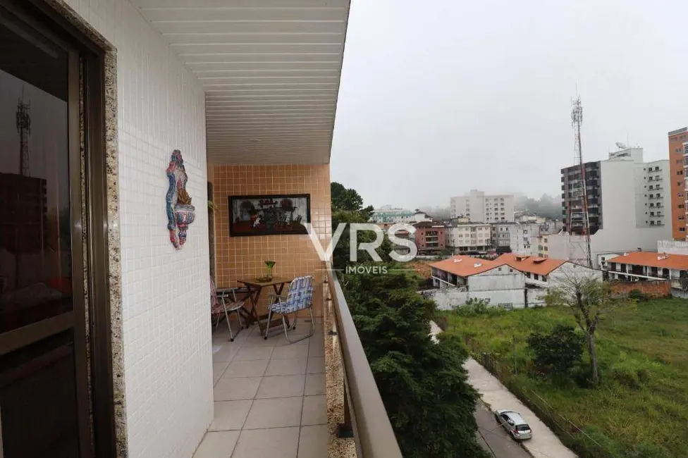 Foto 4 de Apartamento com 3 quartos à venda, 100m2 em Alto, Teresopolis - RJ