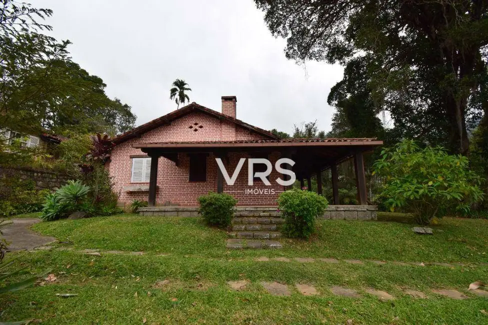 Foto 1 de Casa com 4 quartos à venda, 10920m2 em Granja Guarani, Teresopolis - RJ