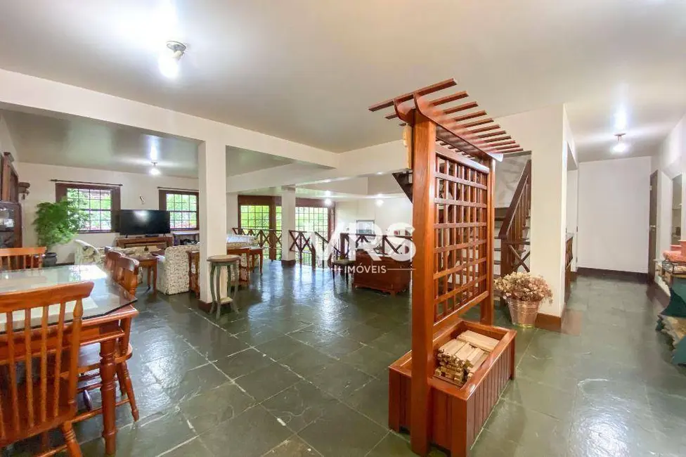 Foto 9 de Casa com 6 quartos à venda, 1078m2 em Albuquerque, Teresopolis - RJ