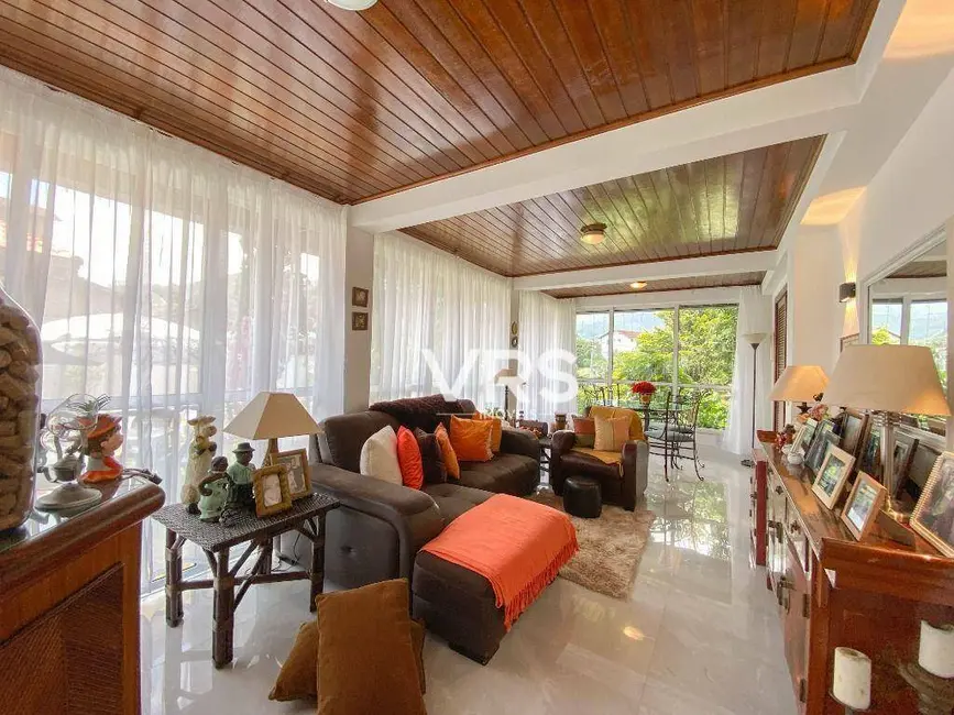 Casa com 4 quartos à venda, 1400m2 em Golfe, Teresopolis - RJ - imagem 7 Foto 7 de Casa com 4 quartos à venda, 1400m2 em Golfe, Teresopolis - RJ