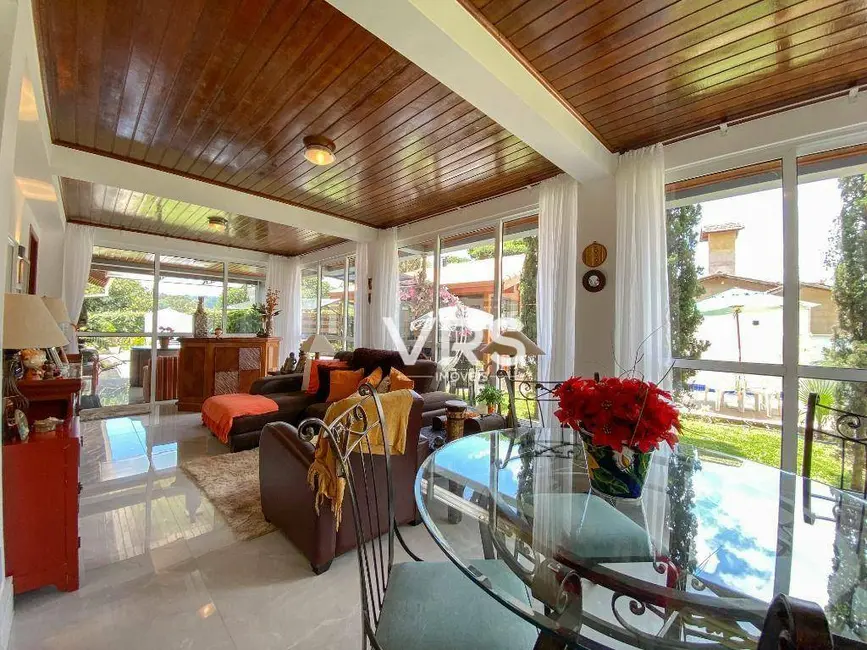 Casa com 4 quartos à venda, 1400m2 em Golfe, Teresopolis - RJ - imagem 8 Foto 8 de Casa com 4 quartos à venda, 1400m2 em Golfe, Teresopolis - RJ