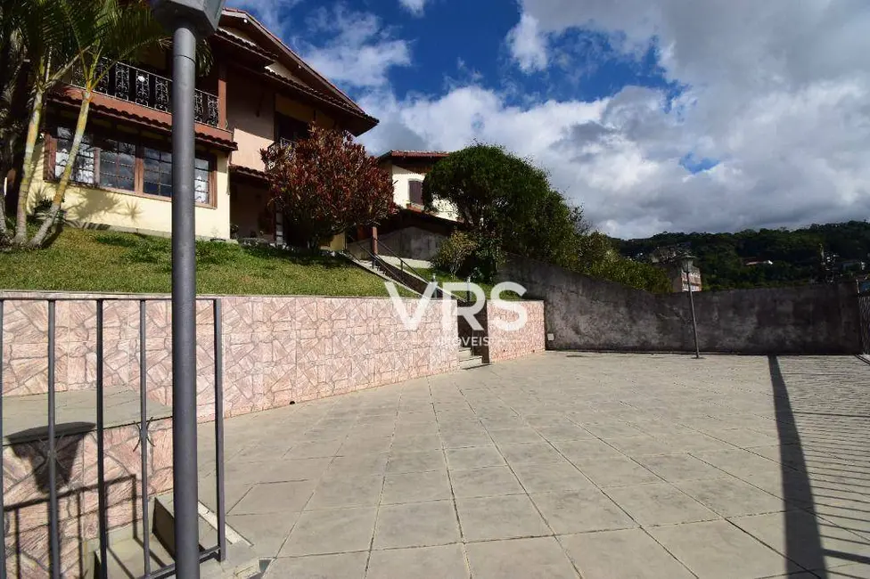 Casa com 5 quartos à venda, 402m2 em Agriões, Teresopolis - RJ - imagem 4 Foto 4 de Casa com 5 quartos à venda, 402m2 em Agriões, Teresopolis - RJ