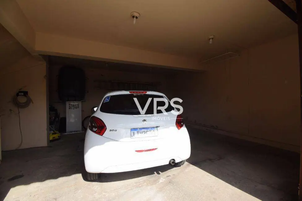 Casa com 5 quartos à venda, 402m2 em Agriões, Teresopolis - RJ - imagem 3 Foto 3 de Casa com 5 quartos à venda, 402m2 em Agriões, Teresopolis - RJ