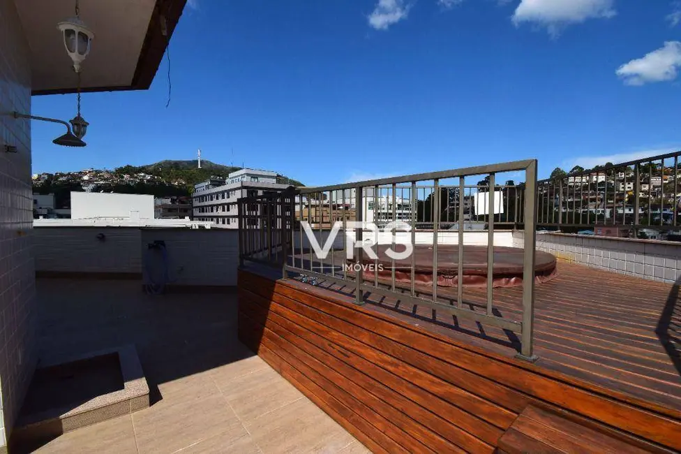 Foto 2 de Cobertura com 5 quartos à venda, 176m2 em Várzea, Teresopolis - RJ